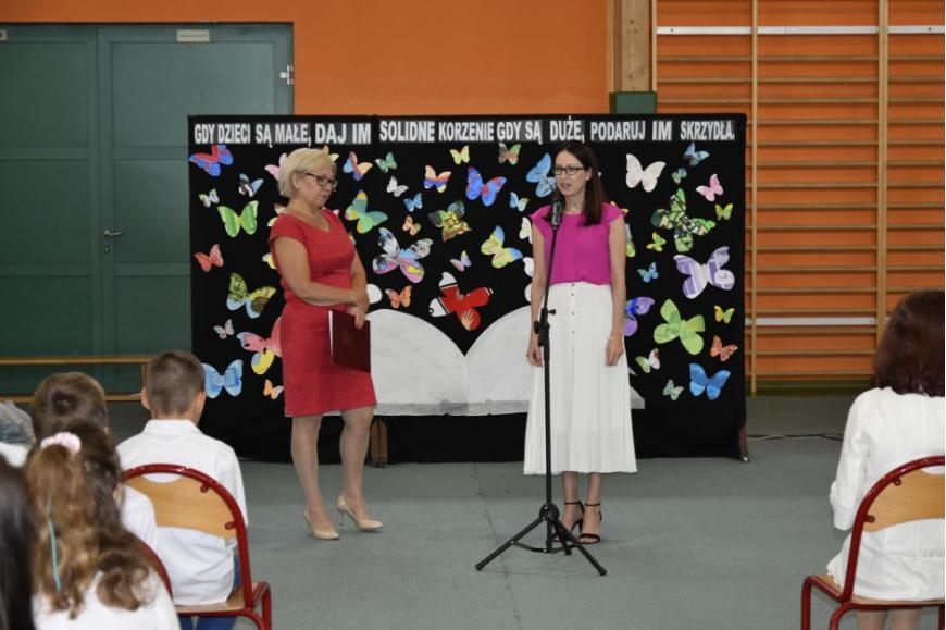 Przemówienia pani Wójt Gminy Świdnica i pani Dyrektor Zespołu Szkolno-Przedszkolnego w Świdnicy